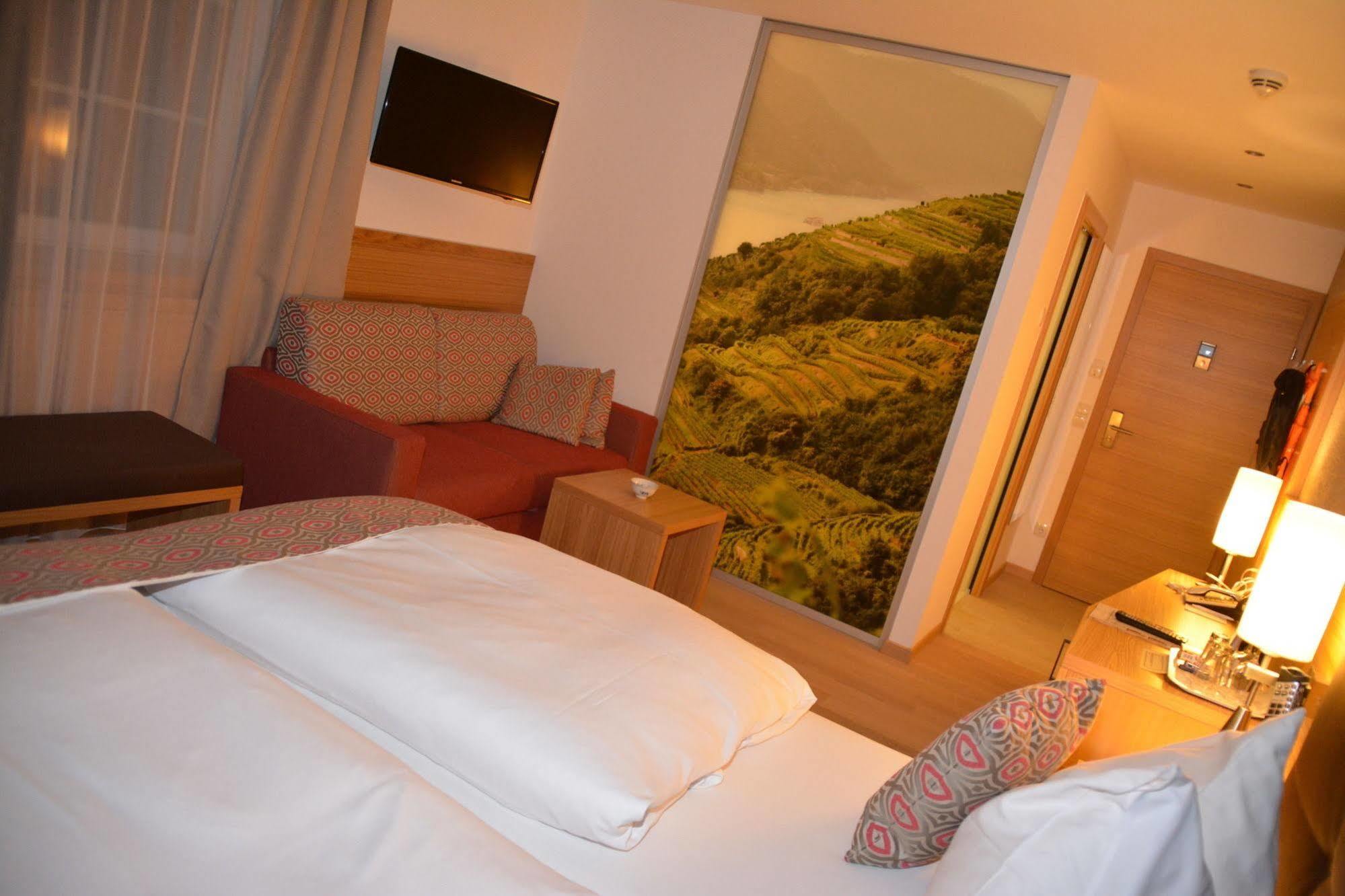 Hotel Donauhof Emmersdorf an der Donau Eksteriør bilde